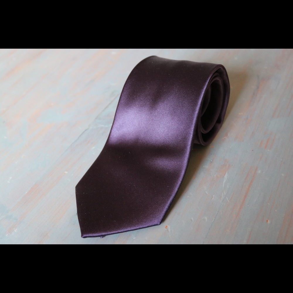 Calvin Klein plum tie